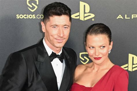 Anna Lewandowska Na Gali Z Otej Pi Ki Postawi A Na Czerwon Odwa N