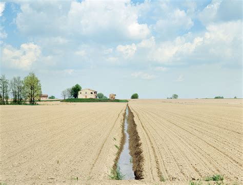 Archivio Luigi Ghirri Il Profilo Delle Nuvole