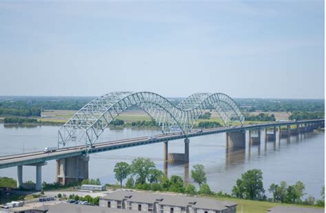 Mississippi Reopens After Crack Found In Memphis Bridge