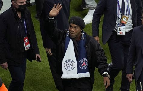 Psg Ronaldinho Voudrait Voir Kylian Mbapp Gagner Le Ballon D Or