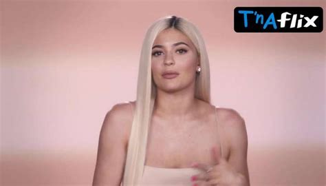 Kim Kardashian West Underwear Scene In Keeping Up With The Kardashians TNAFlix Porn Videos