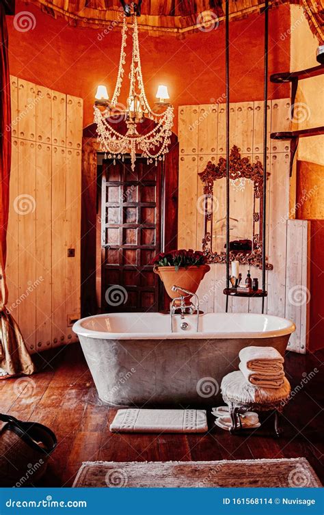 Luxury African Tribal Hut Bathroom Interior Decoration With Old Vintage