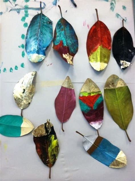 Ways To Decorate With Magnolia Leaves Leaf Crafts Autumn Leaves