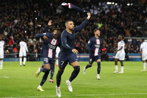 PSG Spektakularne osiągnięcie Kyliana Mbappe Pierwszy taki przypadek