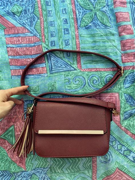 Бордовая сумка через плечо