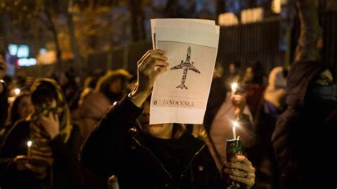 Video La Policía Iraní Dispara Sobre Manifestantes En Protestas Por El Derribo Del Avión Ucraniano