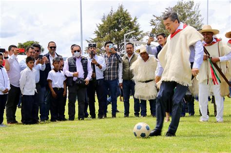 Inaugura Rutilio Escand N Unidad Deportiva Del Municipio De Chanal