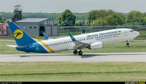 UR PSF Ukraine International Airlines Boeing 737 800 At Lviv Danylo