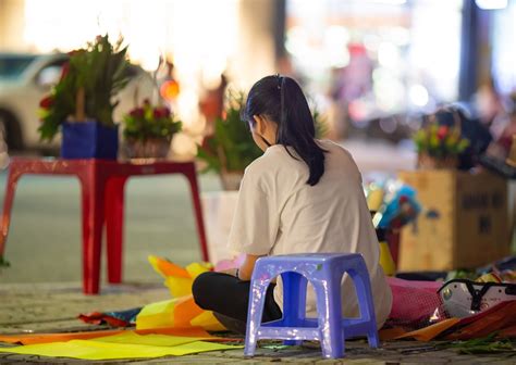 Street Woman Flower Vendor Free Photo On Pixabay Pixabay