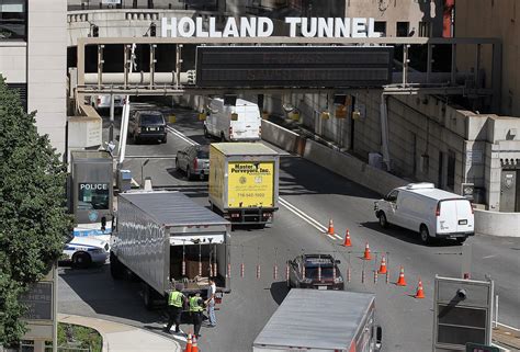 Drivers found a secret way to avoid traffic holland tunnel 9