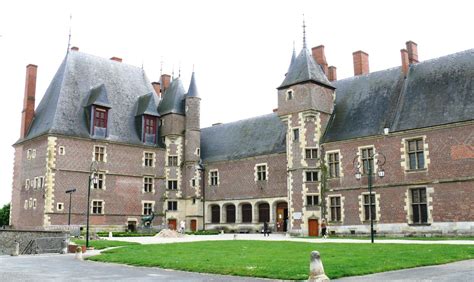 Gien Castle (Gien, 1500) | Structurae