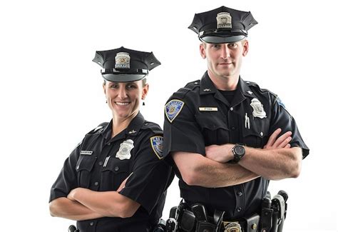 Premium Photo Photo Of Male And Female Police Officers