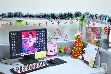 Cách trang trí bàn làm việc đón Noel độc và đẹp cho dân công sở