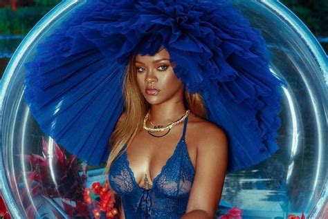Marca De Lingerie De Rihanna Ter Desfile Transmitido Via Streaming