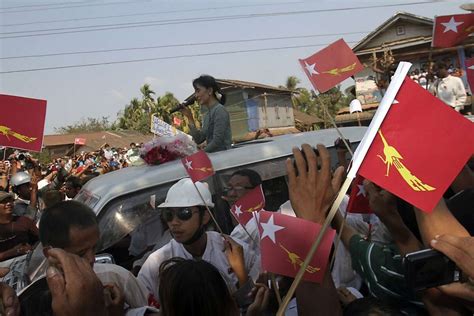 Burma S Aung San Suu Kyi Draws Enthusiastic Crowds