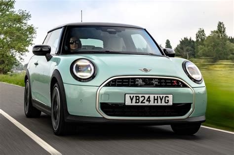 Mini COOPER 160kW SE Sport Level 2 54kWh 3dr Auto 2024 Review What Car