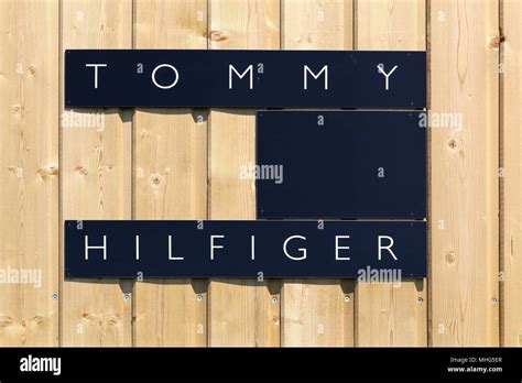 Tommy hilfiger logo hi-res stock photography and images - Alamy