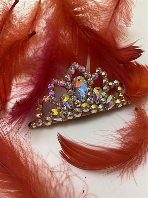 Украшение корона для художественной гимнастики. Выполнено из блестящих ...