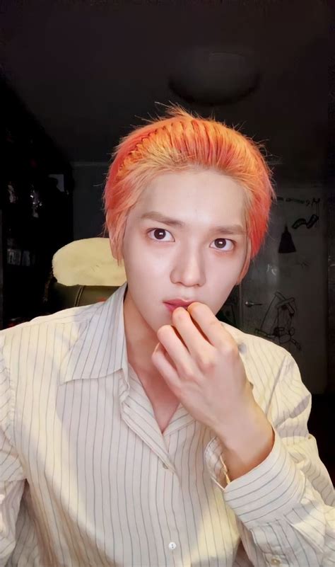 VLIVE 210228 Lee Taeyong