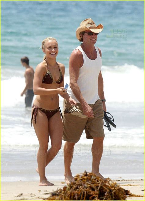 Photo Hayden Panettiere Bikini Babe 16 Photo 514101 Just Jared