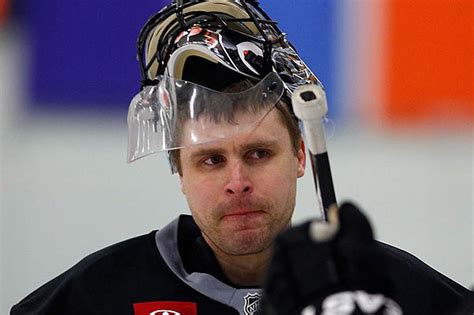 Flyers to buy out goaltender Ilya Bryzgalov