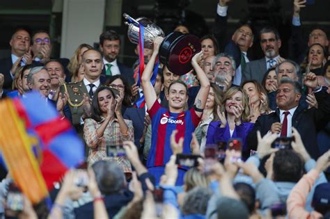 El Barça arrolla a la Real Sociedad y agranda su palmarés en la Copa de