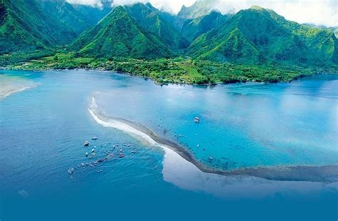 Teahupoo Beach (Tahiti)