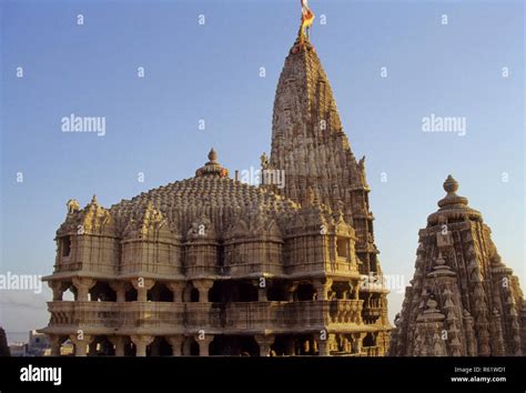 Dwarka temple hi-res stock photography and images - Alamy