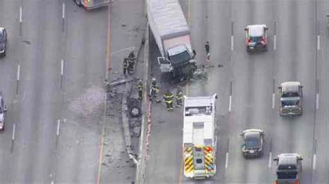 Denver Traffic Crash Impacts Traffic Damages Median On I 25 Fox31