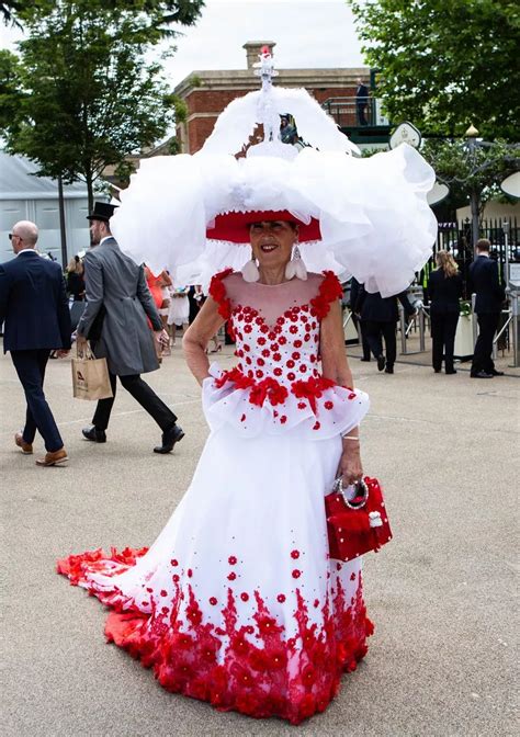 Royal Ascot Ladies Day In Pictures All The Dazzling And Sparkly