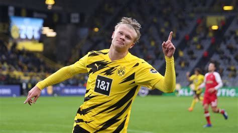 Football Borussia Dortmund Erling Haaland Trick Shot Stacked