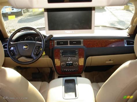 2007 Chevy Tahoe Ltz Interior