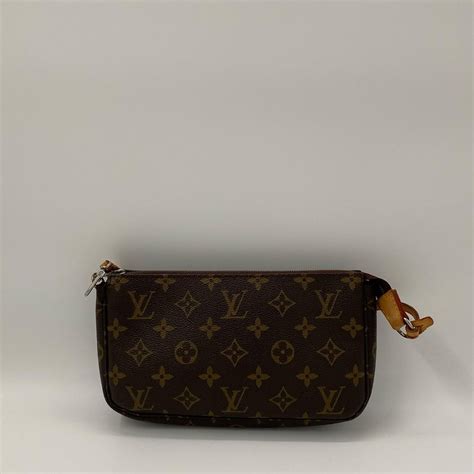 Louis Vuitton Pochette Bag on Carousell