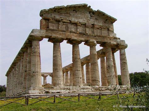 El Templo De Ceres Frente Paestum Italia