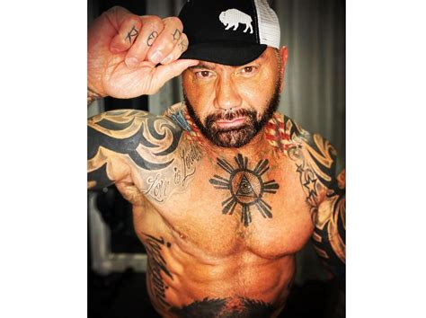 Former Wwe Star Dave Bautista Strips Down At Photos