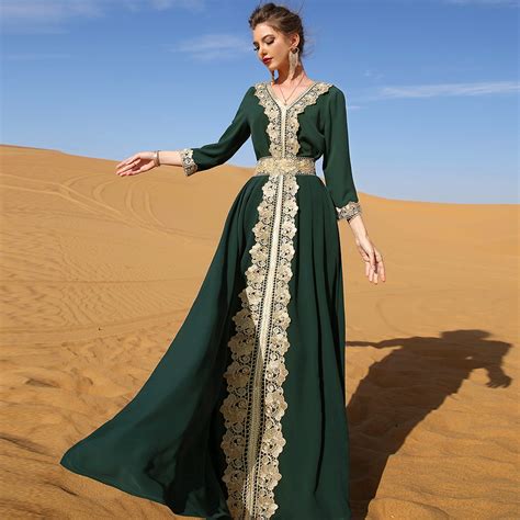 Caftan Marocain En Satin Vert Avec Broderie Or Ubicaciondepersonas