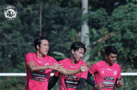 Kalah Dua Laga Beruntun Pelatih Arema Fc Soroti Komunikasi Para Pemain