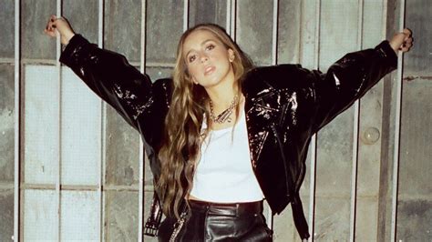 Why Tate McRae is a pop star you should get to know - BBC News