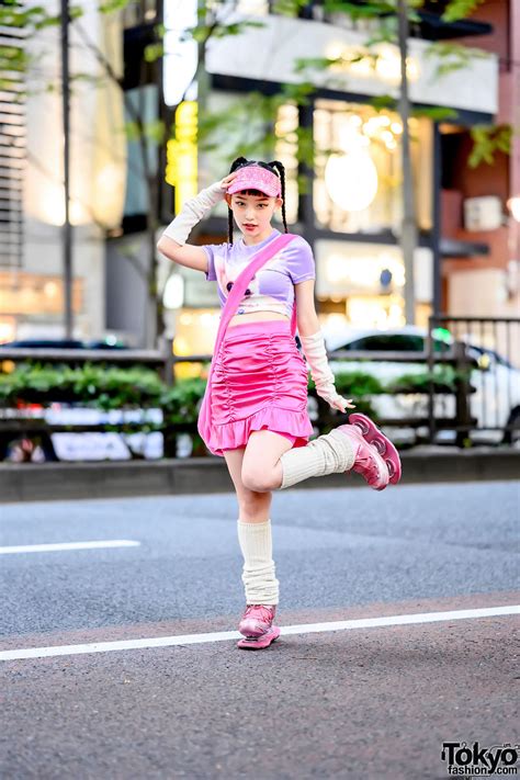 Tokyo Fashion On Twitter Utaha S Bag And Arm Warmers In Harajuku