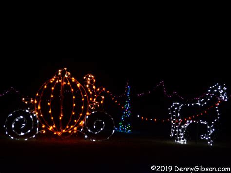 Pyramid Hill Holiday Lights | Denny G's Road Trips Blog