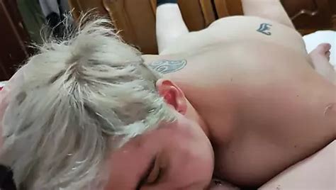 Echte Ehefrau Masturbiert Bis Sie Zum Orgasmus Kommt Echtes Amateur Selbstgedrehtes Tape