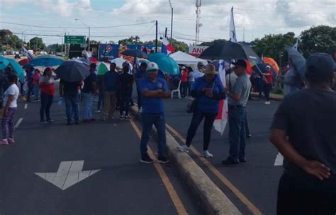 Bloqueos de vías y manifestaciones contra el contrato minero se mantiene