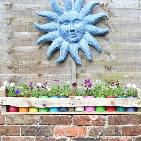 Upcycled Tin Can Planters and Pallet Holder | DIYIdeaCenter.com