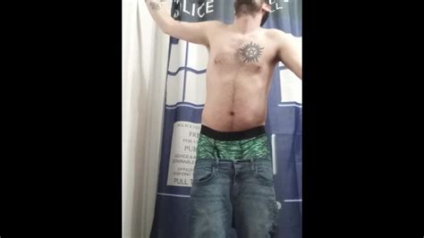 小便绝望相机角度 与脸 Pornhub Gay