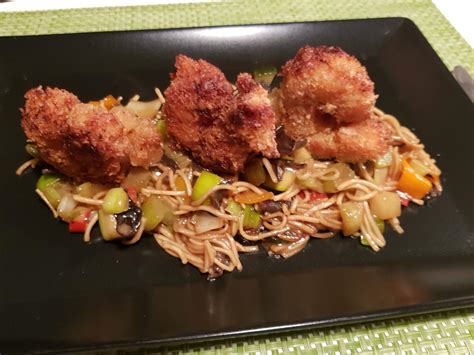 Crispy Garnelen mit Wok Gemüse Nudeln Rezept kochbar de