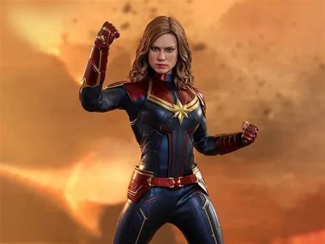 Capitana Marvel Deluxe Hot Toys Meses Sin Inter S