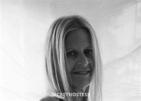 Blonde Petite Aussie Milf Escort Brisbane