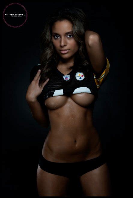 Vyktorya McLaughlin Porn Pic