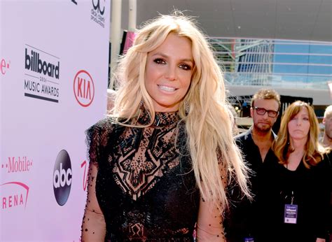 Britney Spears Debuts a New, Red-Dipped Haircut | Glamour