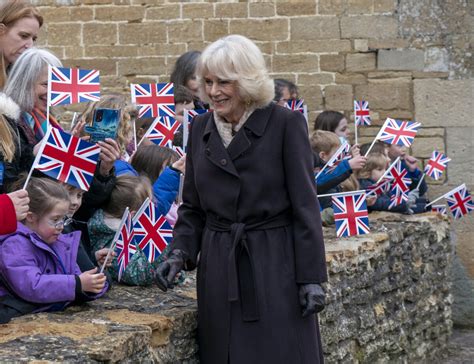 Photo Camilla Parker Bowles Reine Consort D Angleterre Plante Un